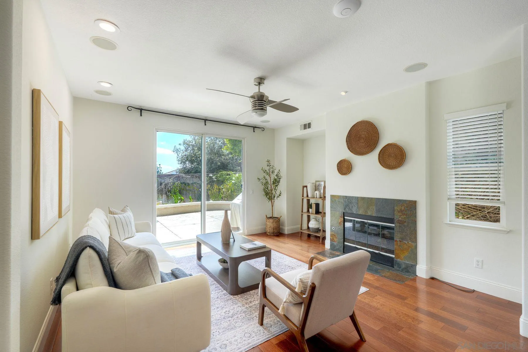 https://cdn.realtyfeed.com/cdn/127/260010470/2b2abfab7ac42f39f0bf03f0deb3f01b.webp
