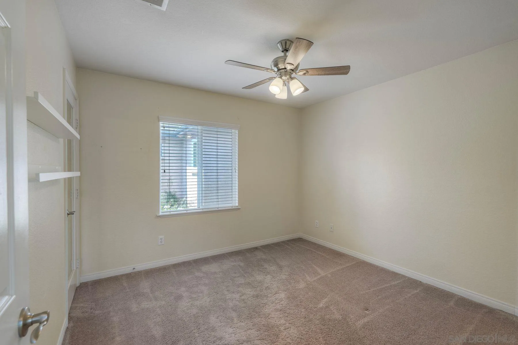 https://cdn.realtyfeed.com/cdn/127/260010470/a012d0068f941400e3226226fdf4ef46.webp