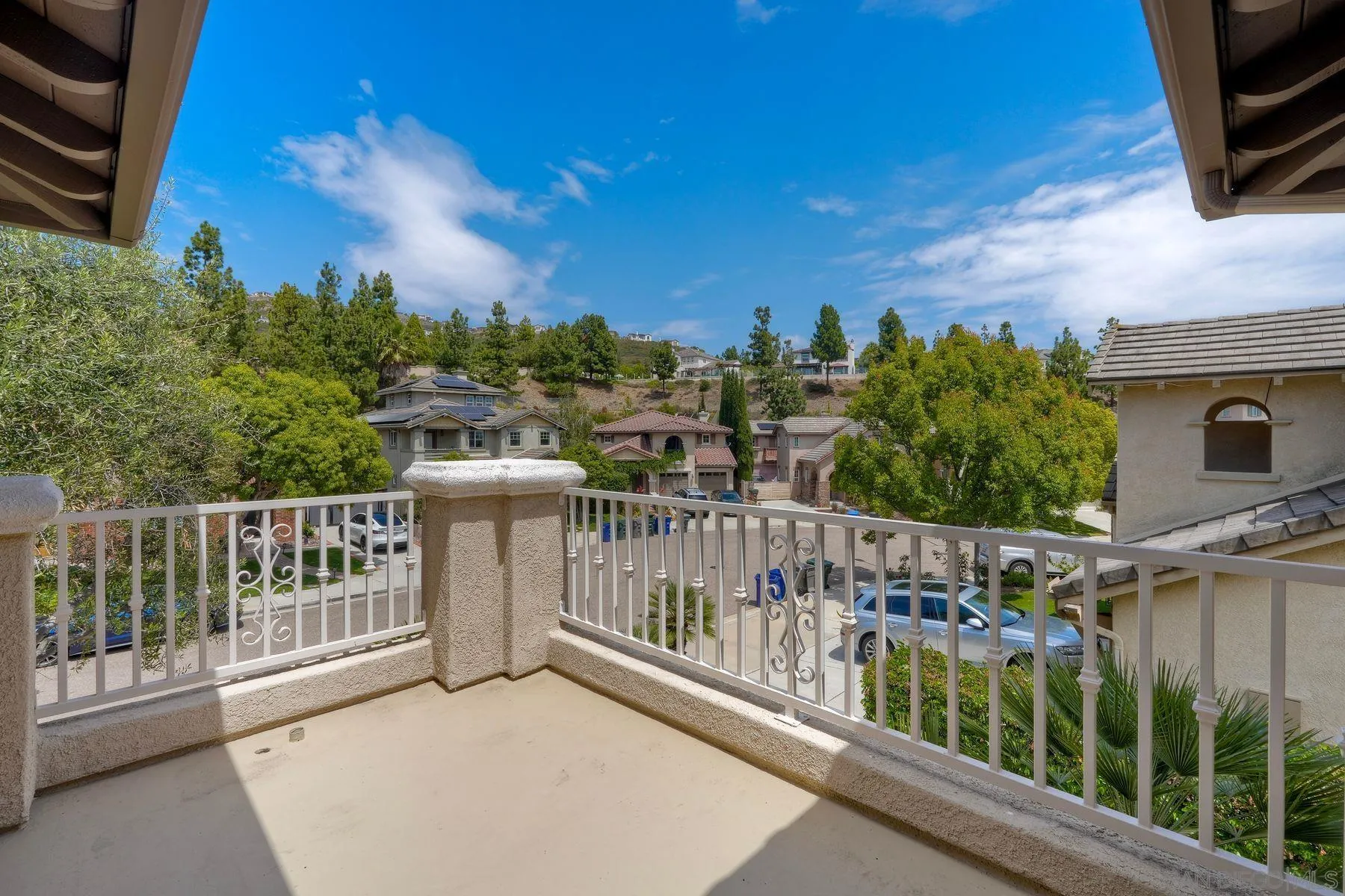 https://cdn.realtyfeed.com/cdn/127/260010470/e16b34f411b8d13cd2869fc1a713a63a.webp