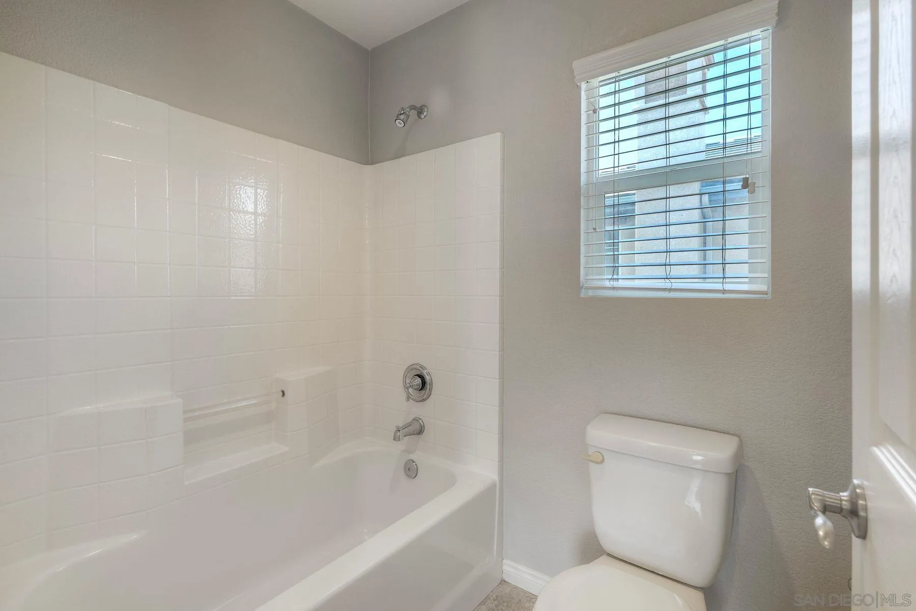 https://cdn.realtyfeed.com/cdn/127/260010470/eb78c3db98fb06e17cad2bc86e405f39.webp