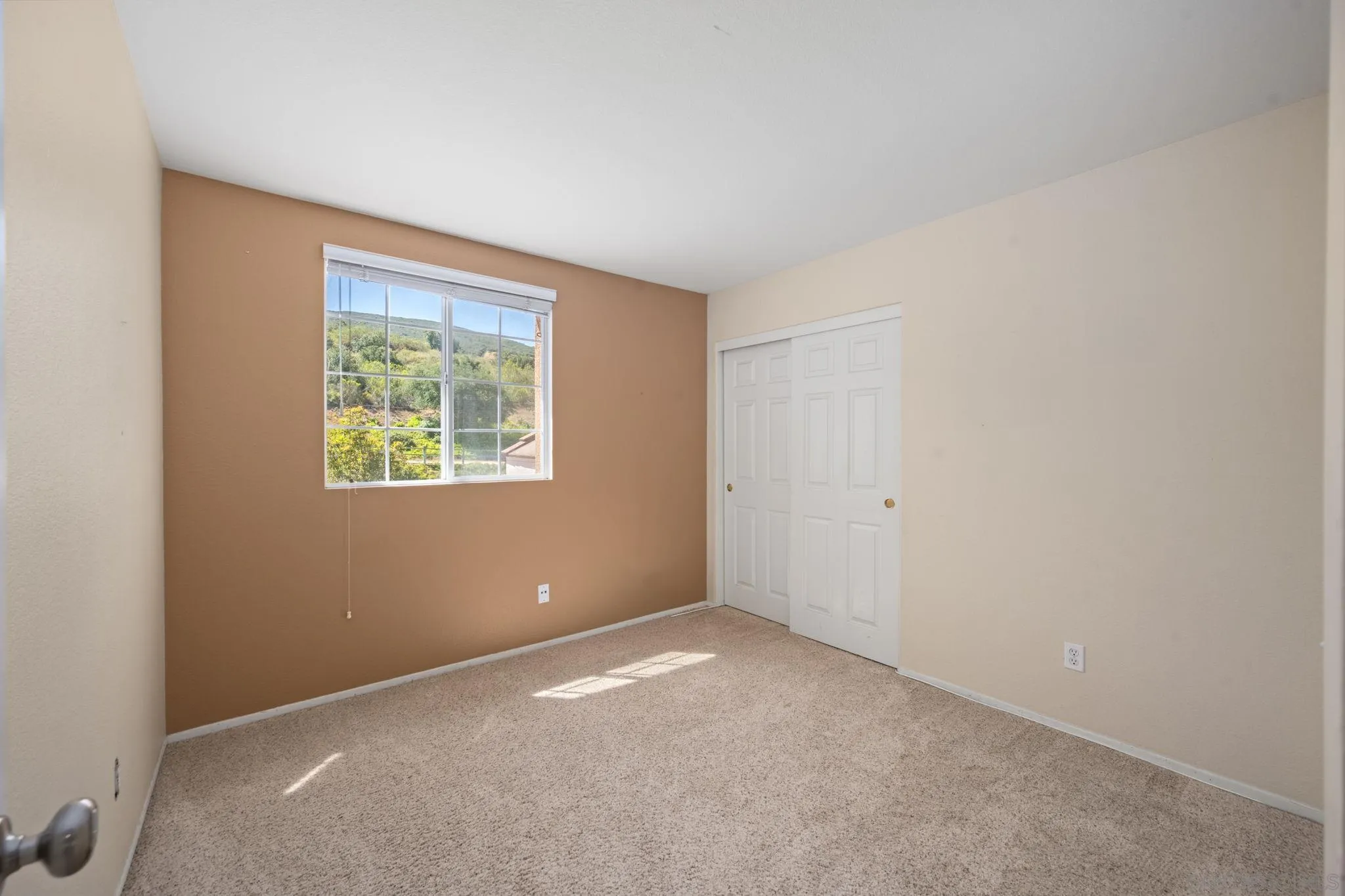 https://cdn.realtyfeed.com/cdn/127/260010474/08069a1c179c85759a5b7ea4ec3ae0ef.webp
