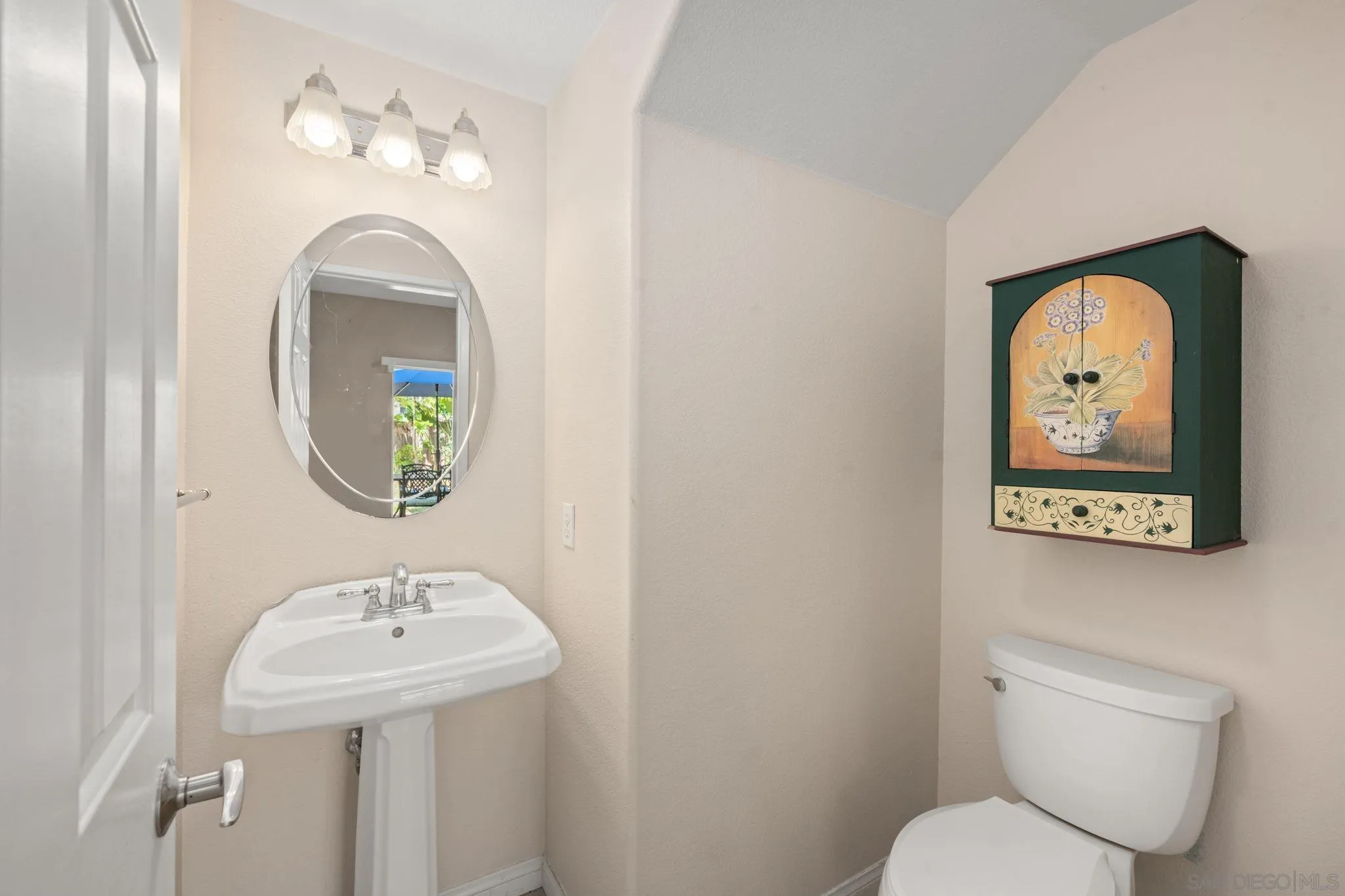https://cdn.realtyfeed.com/cdn/127/260010474/100c35d041ae3b2a0ce4f1e5b0367a0b.webp