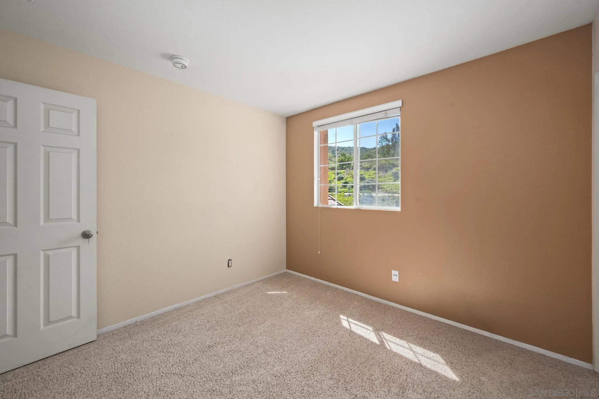 https://cdn.realtyfeed.com/cdn/127/260010474/1cdaa6bb8675b425a62f7784eaf36ccc.webp