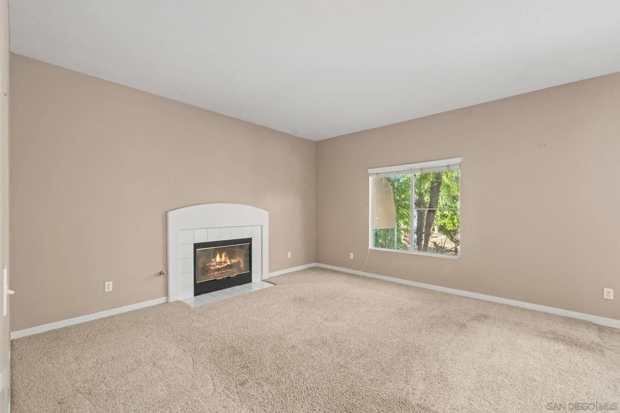 https://cdn.realtyfeed.com/cdn/127/260010474/1ef9b3d5074fee568baba42c2dee2eb6.webp