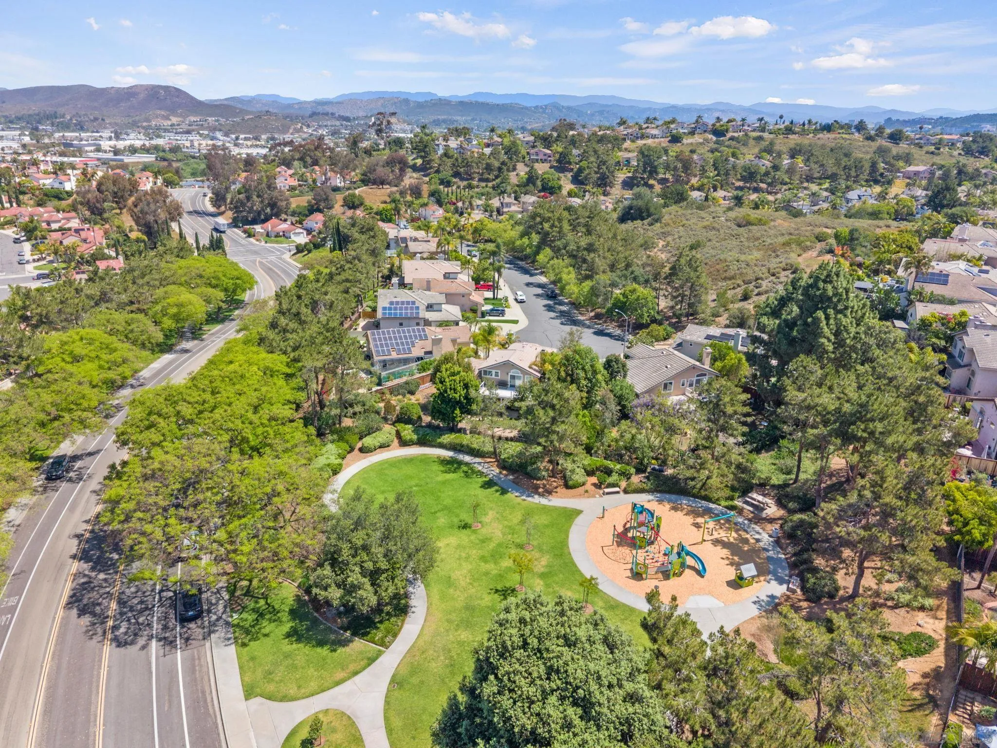 https://cdn.realtyfeed.com/cdn/127/260010474/5c1095261ed9da3e5966aa9ad0a369e4.webp