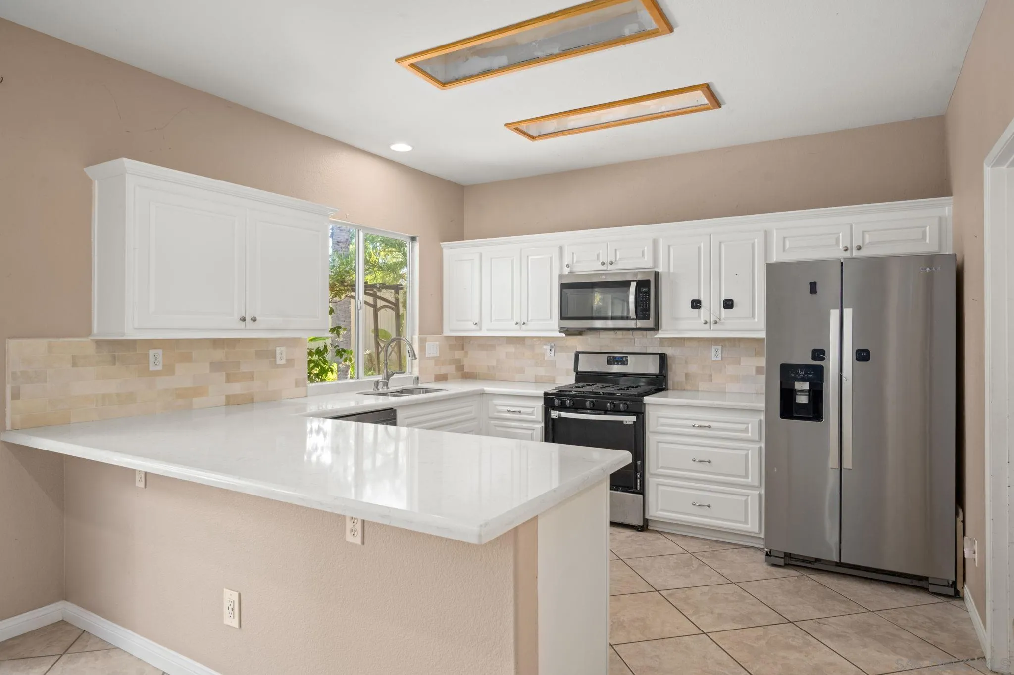 https://cdn.realtyfeed.com/cdn/127/260010474/79f6030890f383f6856a87157a29dd38.webp