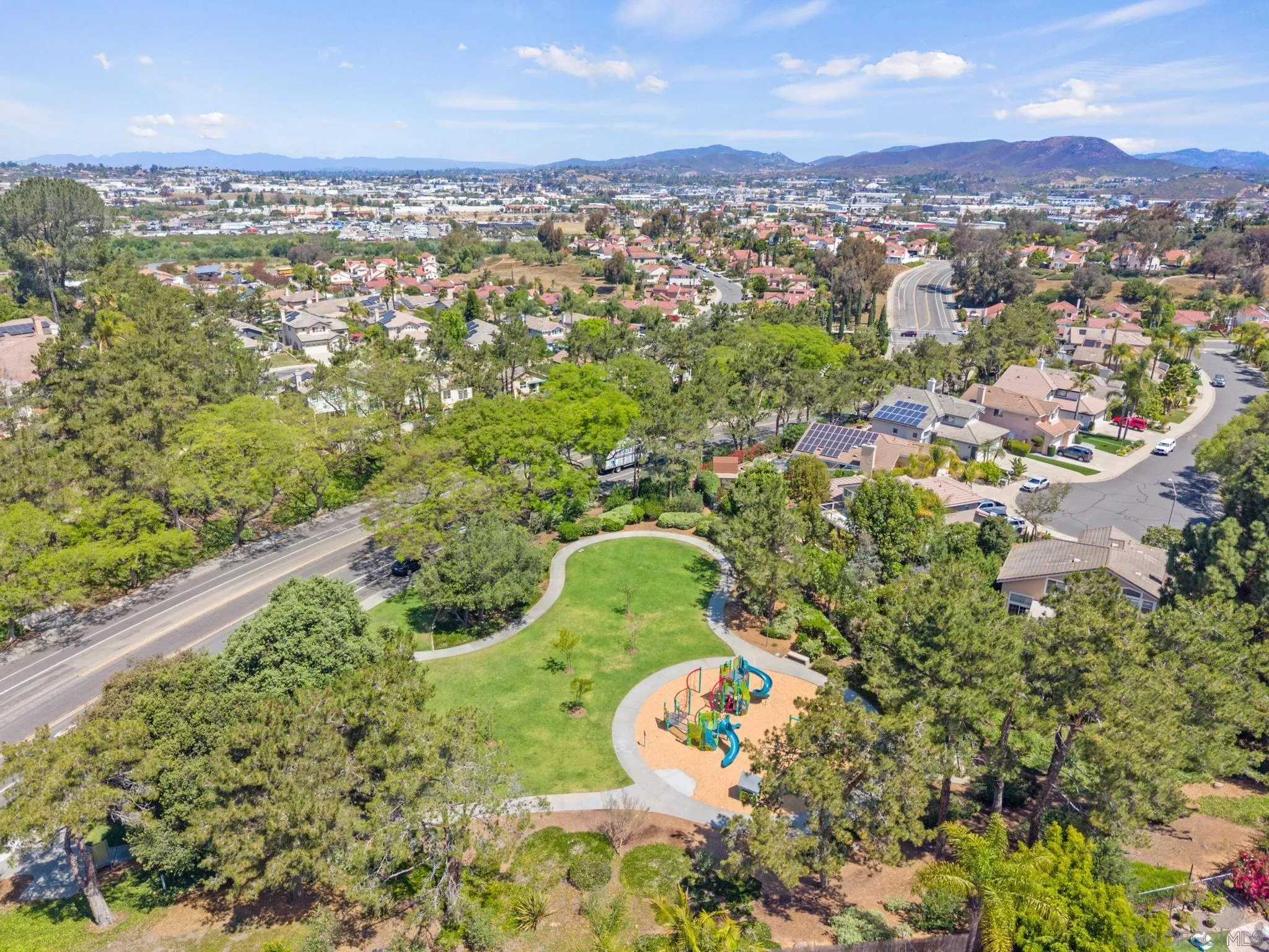https://cdn.realtyfeed.com/cdn/127/260010474/7f5bbdad5a4361ea5b1069f9b6bbd531.webp