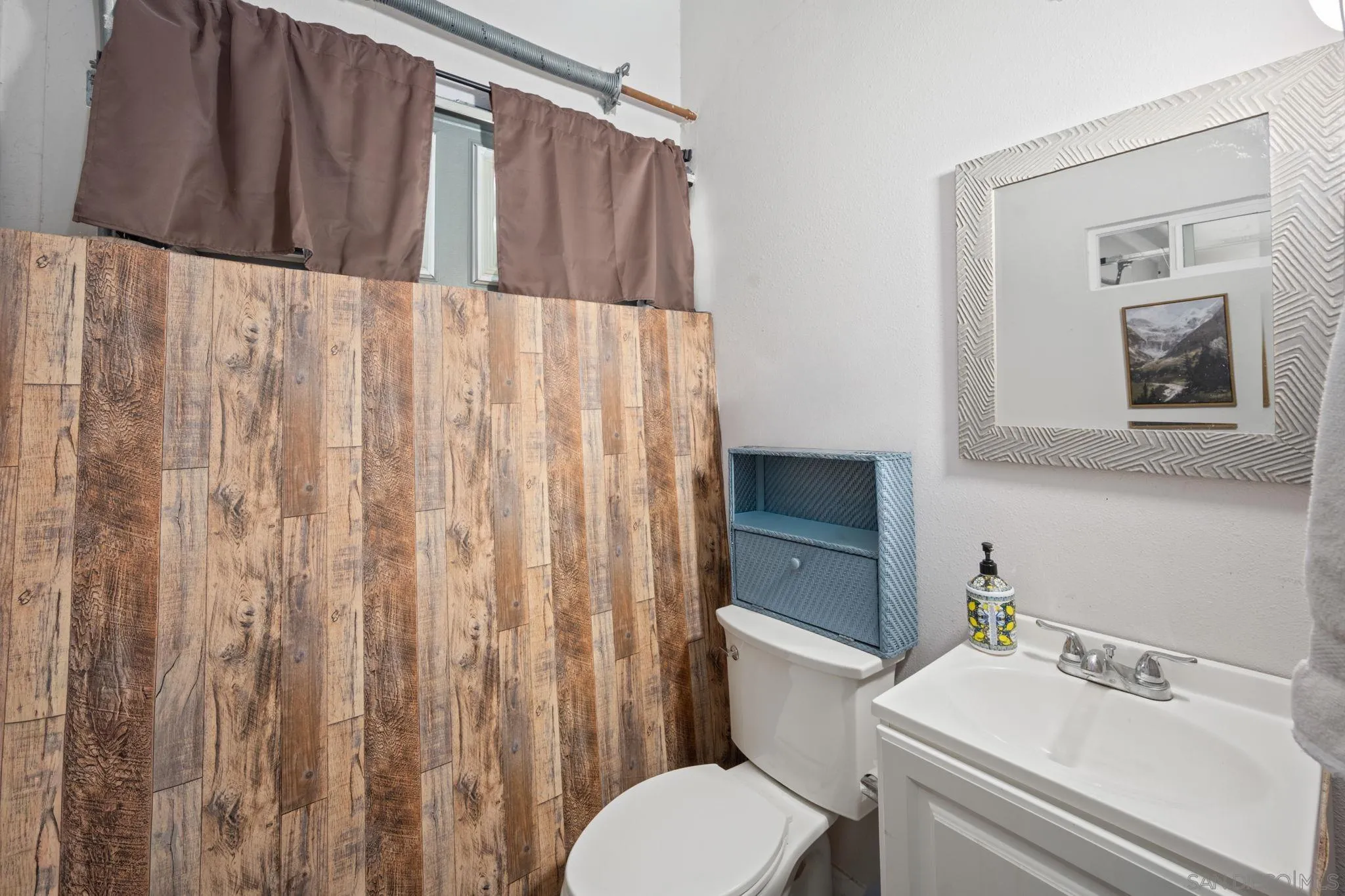 https://cdn.realtyfeed.com/cdn/127/260010474/8699f8fc96e9d0d15aee52469d175b2a.webp