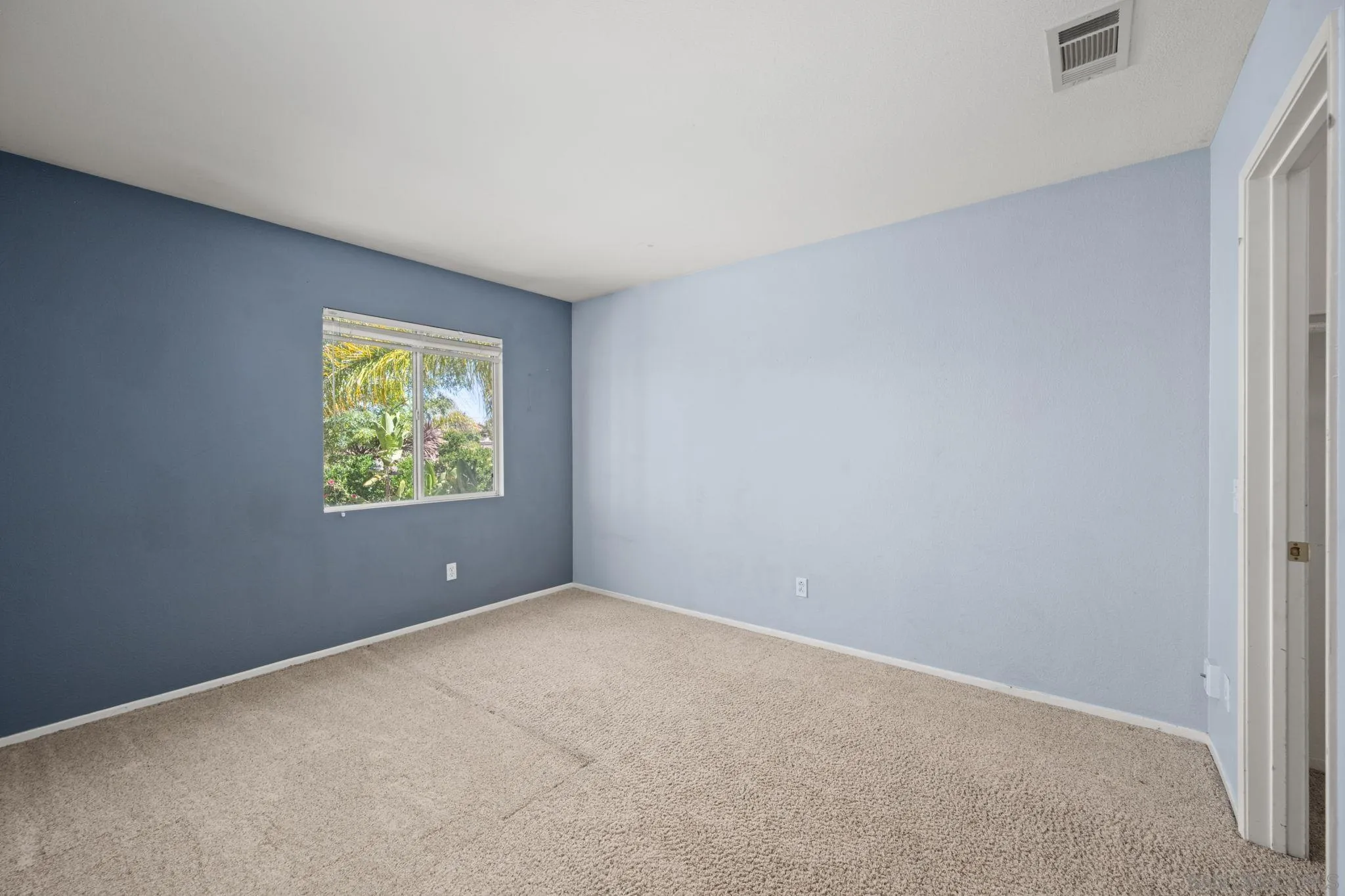 https://cdn.realtyfeed.com/cdn/127/260010474/8b48affb85c704045f1cb35bdade078a.webp