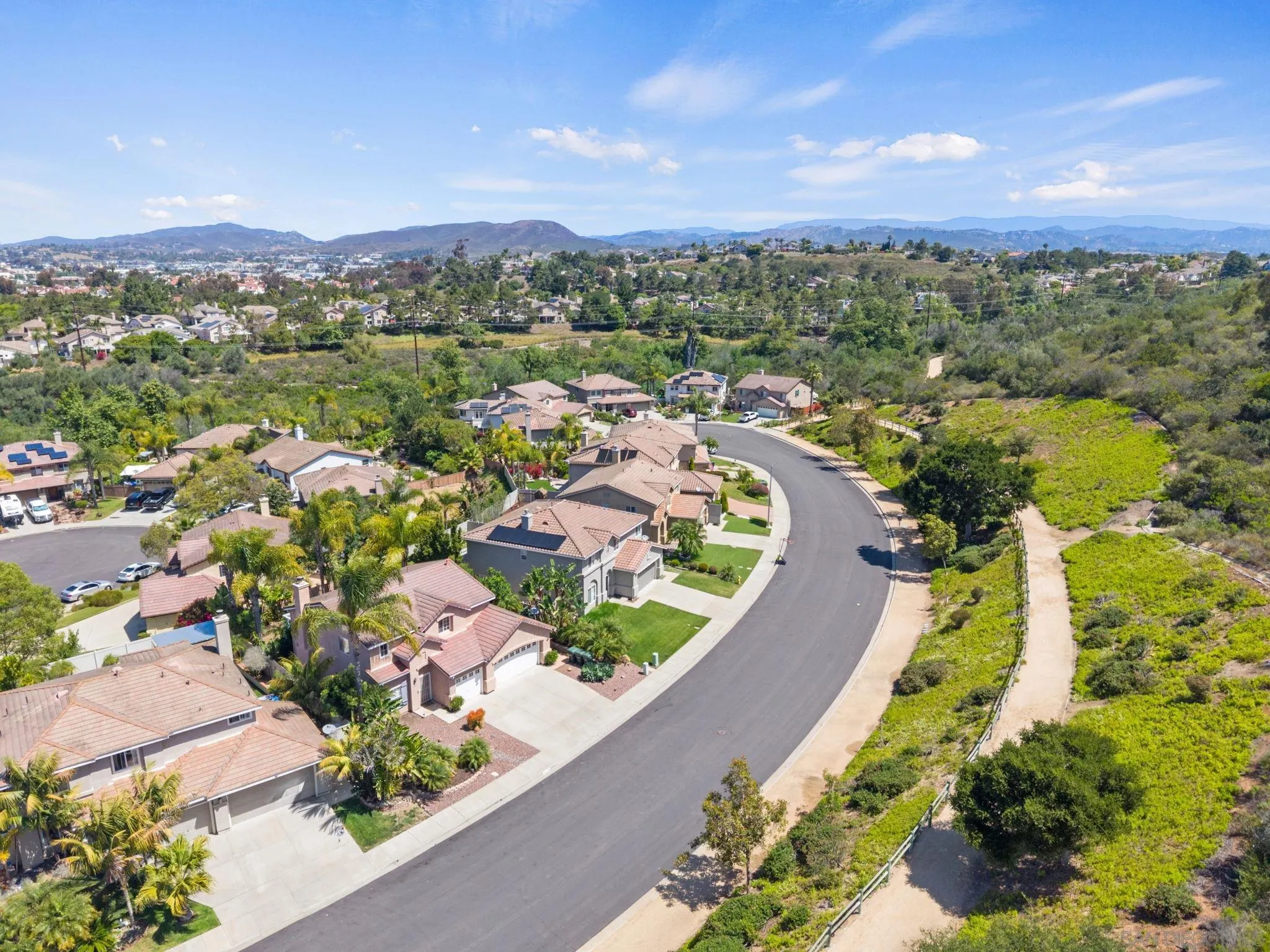 https://cdn.realtyfeed.com/cdn/127/260010474/991fad3a783ec55a7fcccac6fe046889.webp