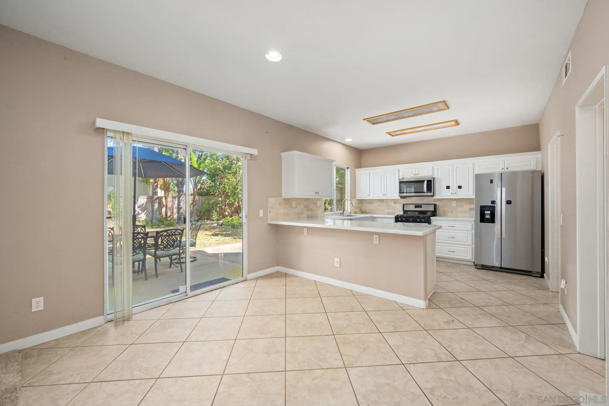 https://cdn.realtyfeed.com/cdn/127/260010474/a830ac818f6b37454dde1e901fea5b44.webp
