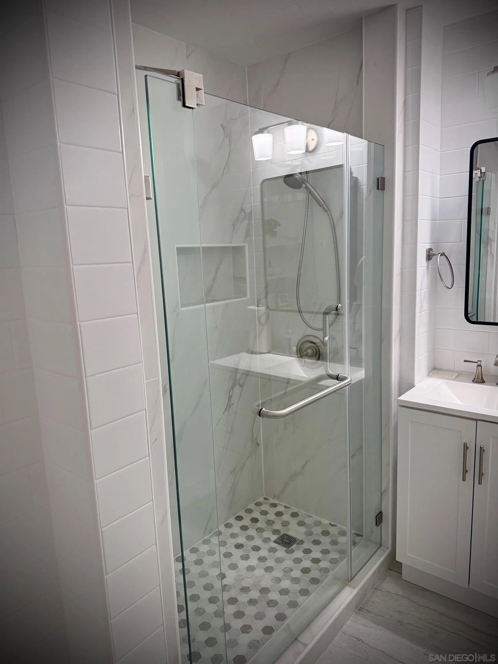 Photo #6: 260010475 Listing: Photo #6