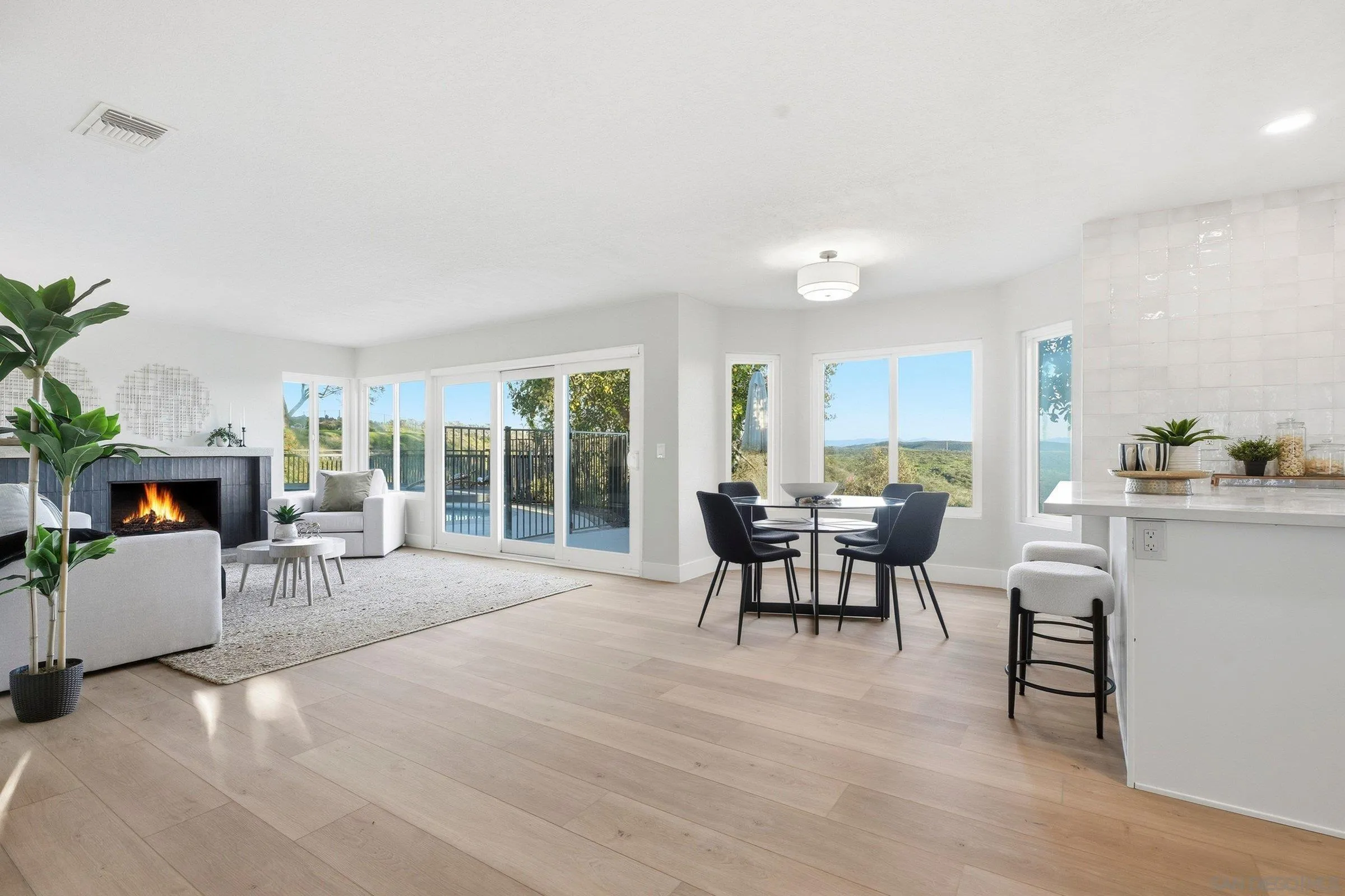 https://cdn.realtyfeed.com/cdn/127/260010476/09f4d0bbe244d7ca93cfbfb4ee874d7a.webp