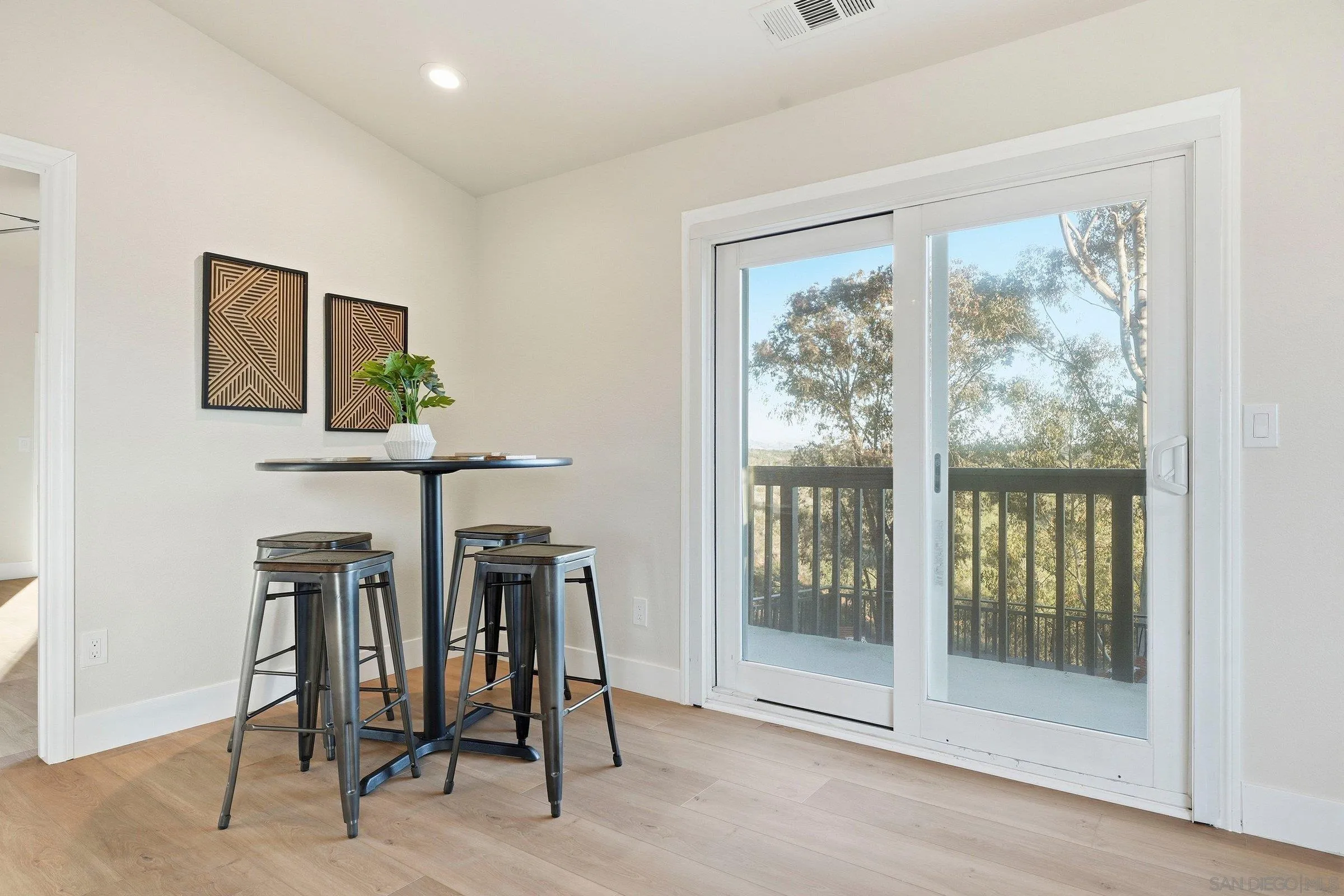 https://cdn.realtyfeed.com/cdn/127/260010476/1954e409385dbf538162cc645e5acef4.webp