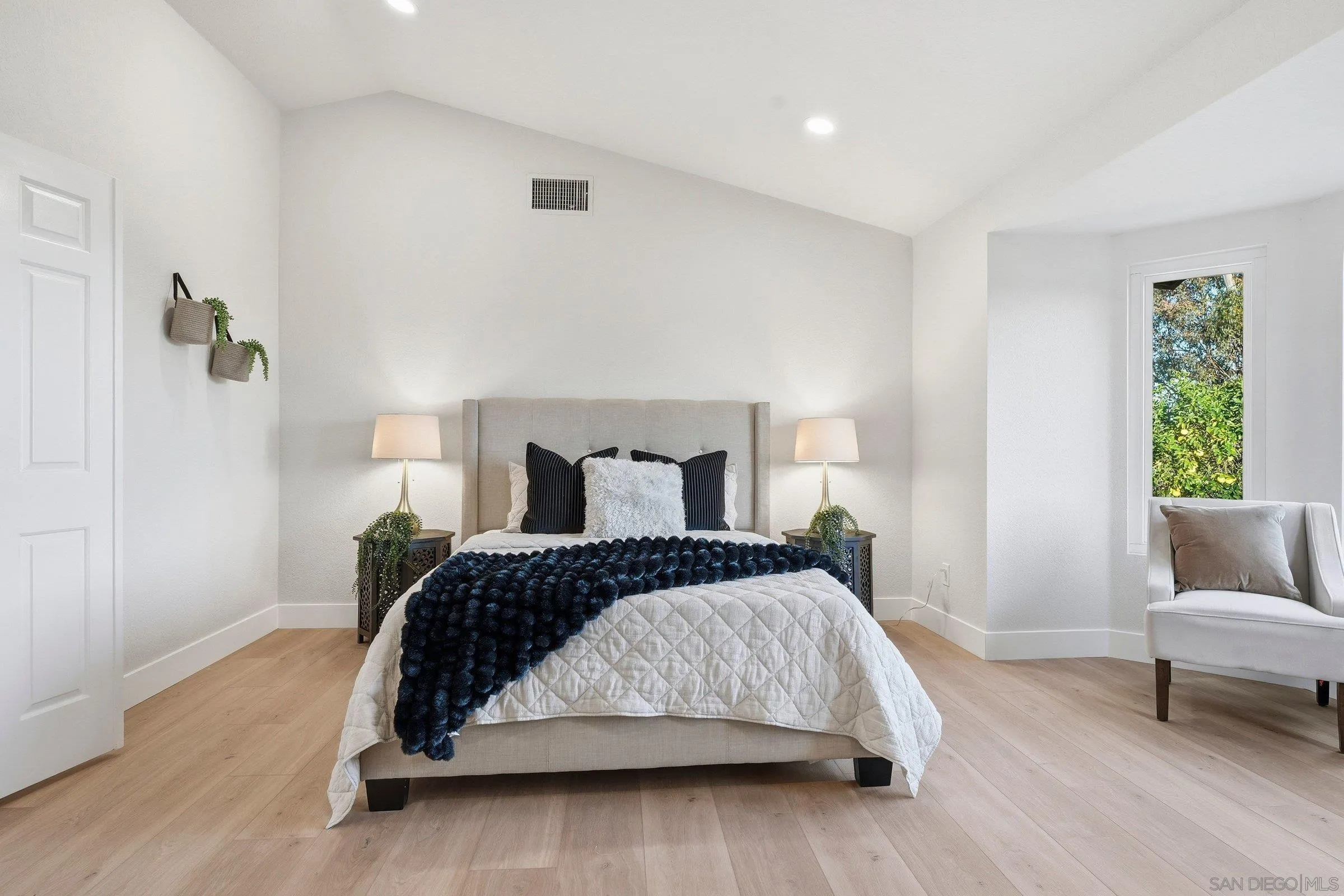 https://cdn.realtyfeed.com/cdn/127/260010476/217def4230dc742c36121ea778380897.webp