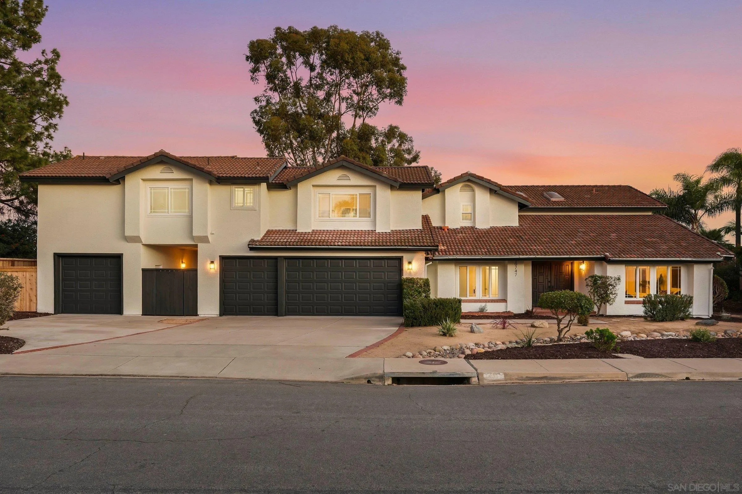 https://cdn.realtyfeed.com/cdn/127/260010476/26bbf424f2b5033b7666c9e7de799be4.webp