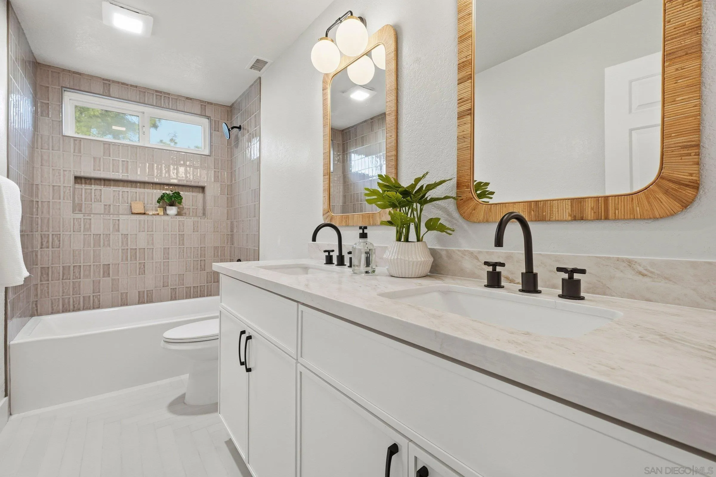 https://cdn.realtyfeed.com/cdn/127/260010476/4863b765cbceeaaa27f31f818a53aede.webp