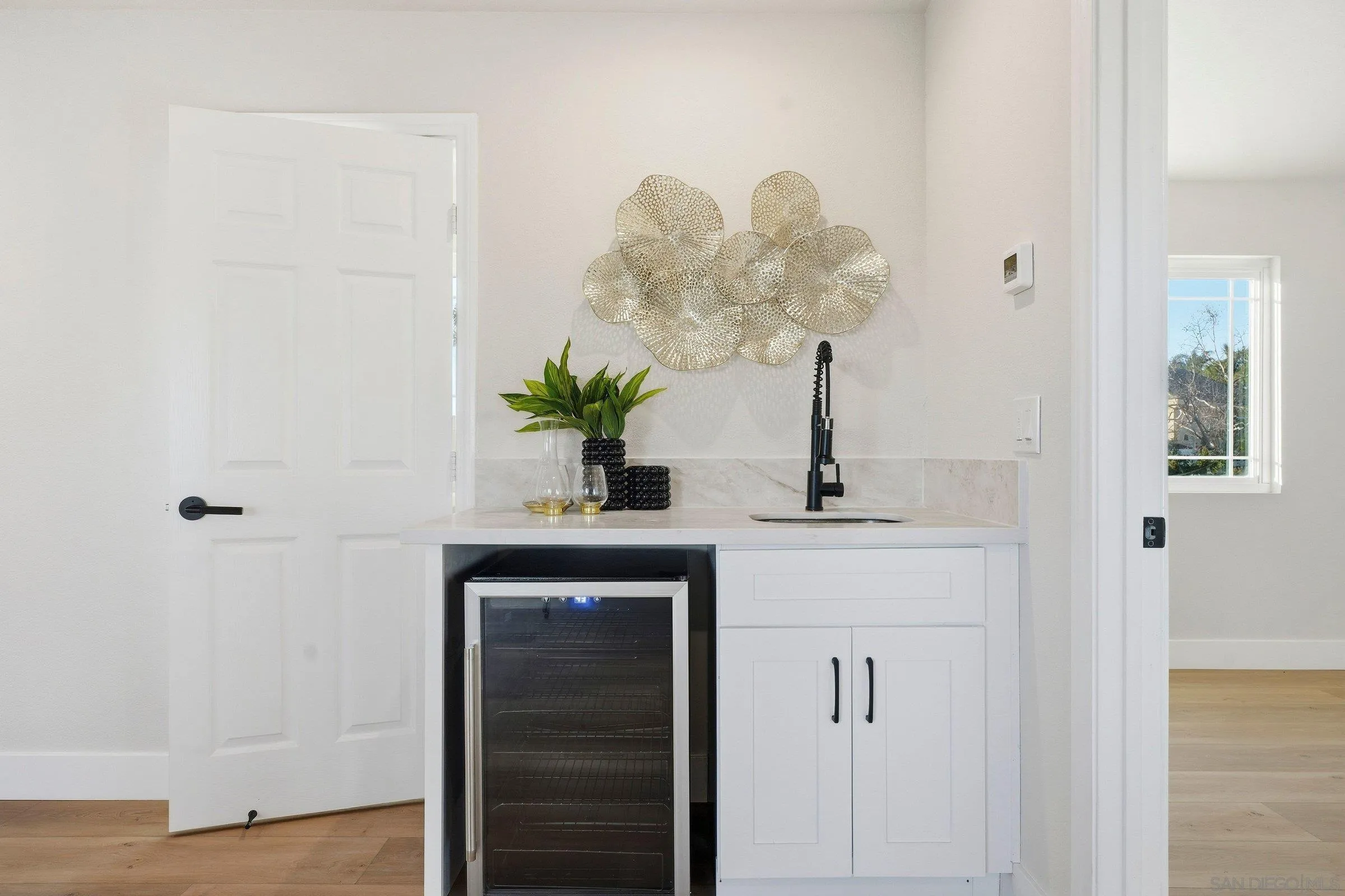 https://cdn.realtyfeed.com/cdn/127/260010476/98689bcae6f57071fb6bb77275e9c7b3.webp