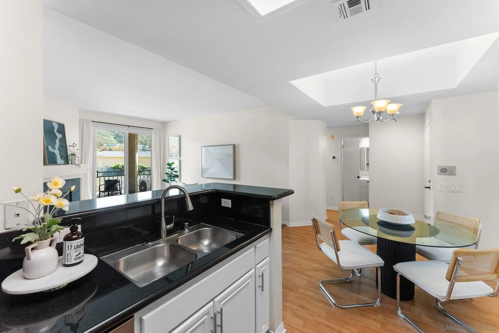 Photo #9: 260010477 Listing: Photo #9