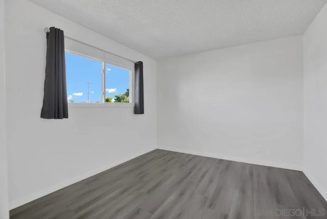 https://cdn.realtyfeed.com/cdn/127/260010480/1c9ba418393da07bca0da40bb732bab4.webp