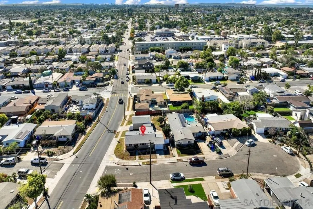 https://cdn.realtyfeed.com/cdn/127/260010480/2e7568622c7b438ade6e3b6c45381177.webp