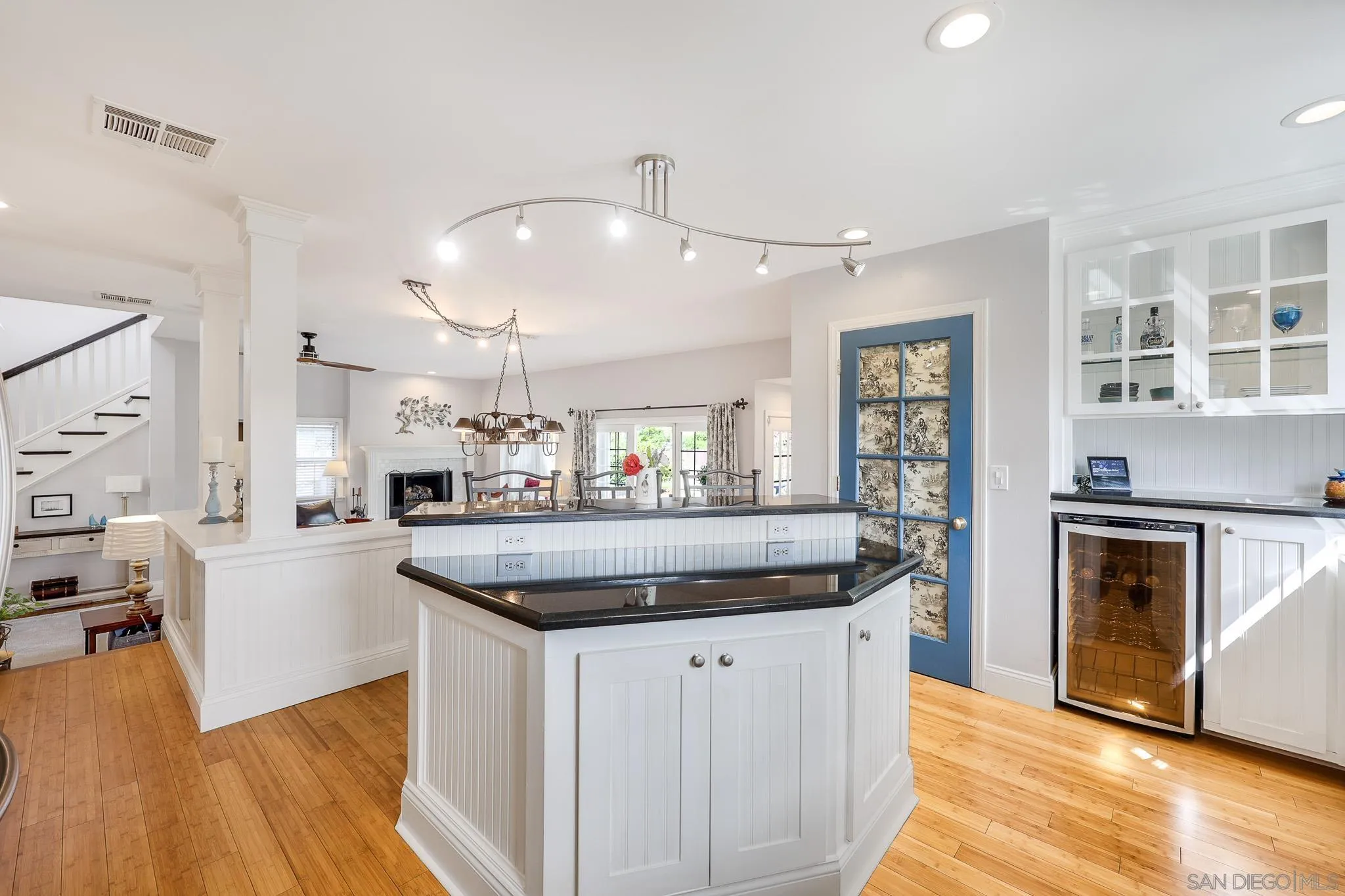 https://cdn.realtyfeed.com/cdn/127/260010481/36a054c87e80406566ec9a94bc997003.webp