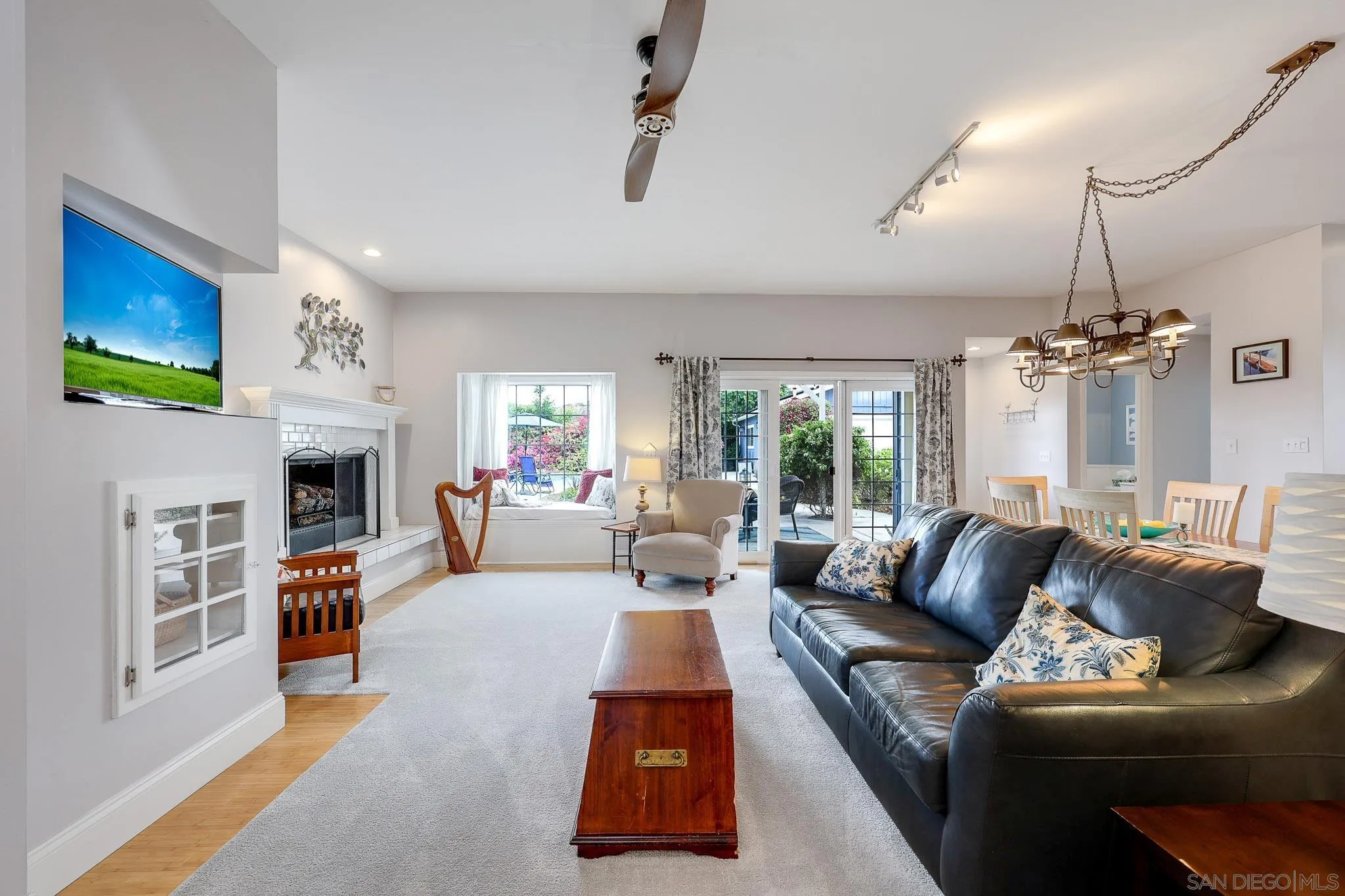 https://cdn.realtyfeed.com/cdn/127/260010481/3d6c8a0cb24975142549e46c16c3b1b6.webp