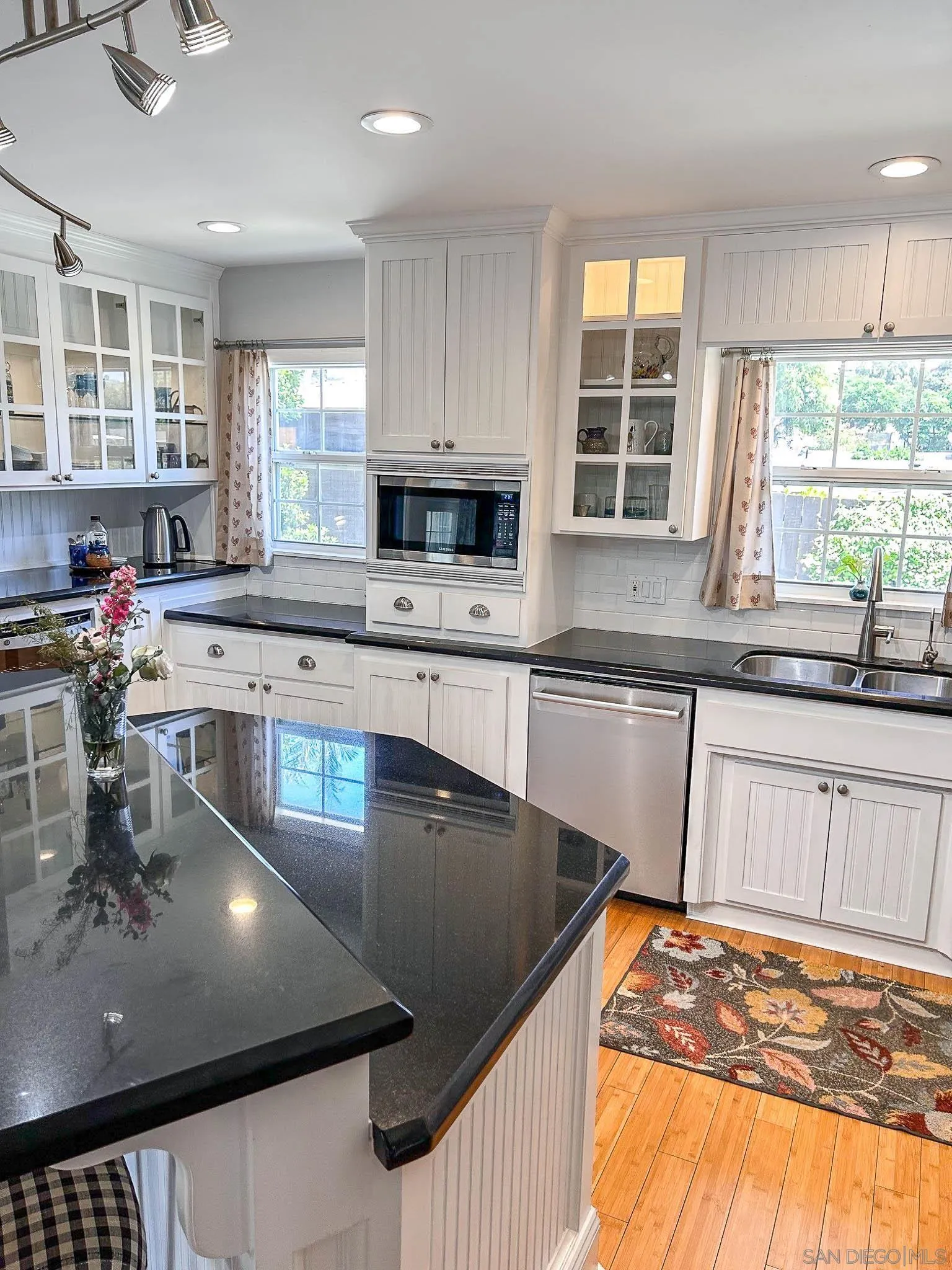 https://cdn.realtyfeed.com/cdn/127/260010481/8947037d4da2d23f755344eda9db699f.webp