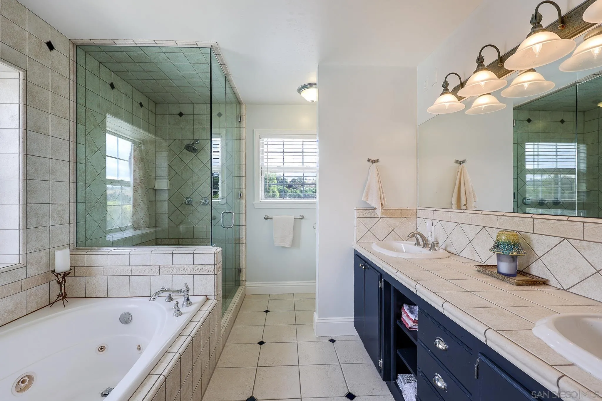 https://cdn.realtyfeed.com/cdn/127/260010481/a14d0485288eb100e848ff92449790b7.webp