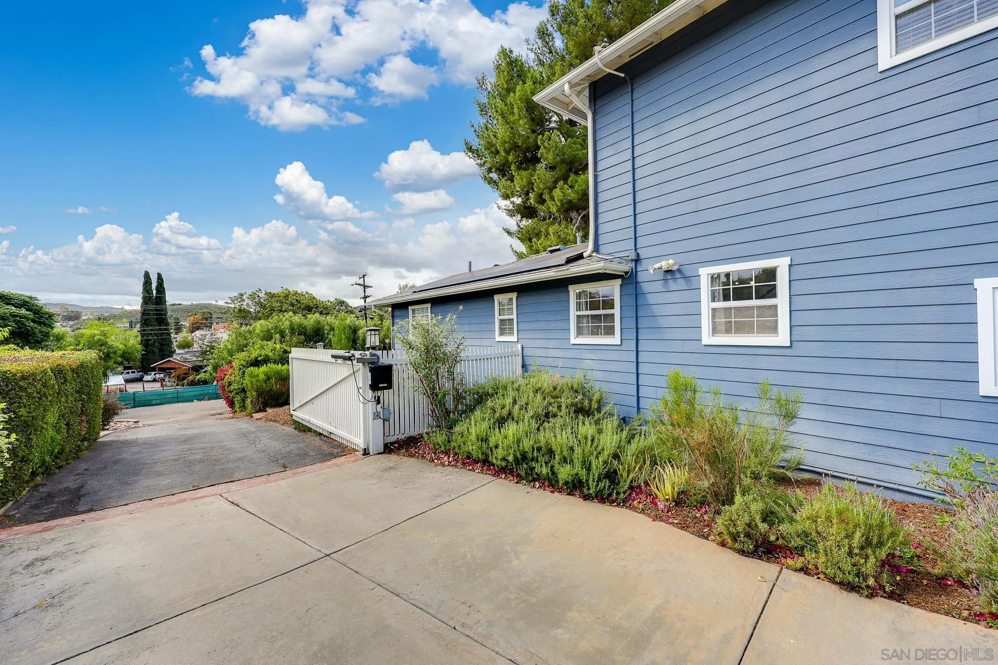 https://cdn.realtyfeed.com/cdn/127/260010481/e6fa0f3ecc8aac3e958c703ceed44b9f.webp