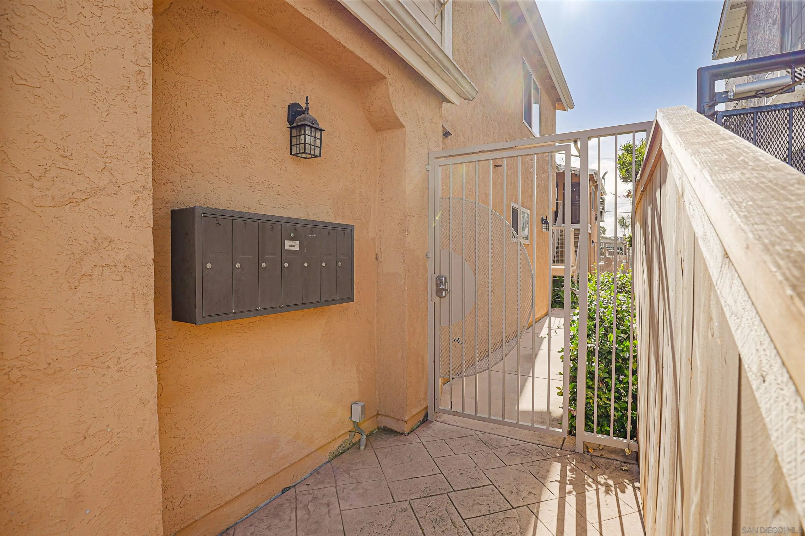 Photo #4: 260010490 Listing: Photo #4