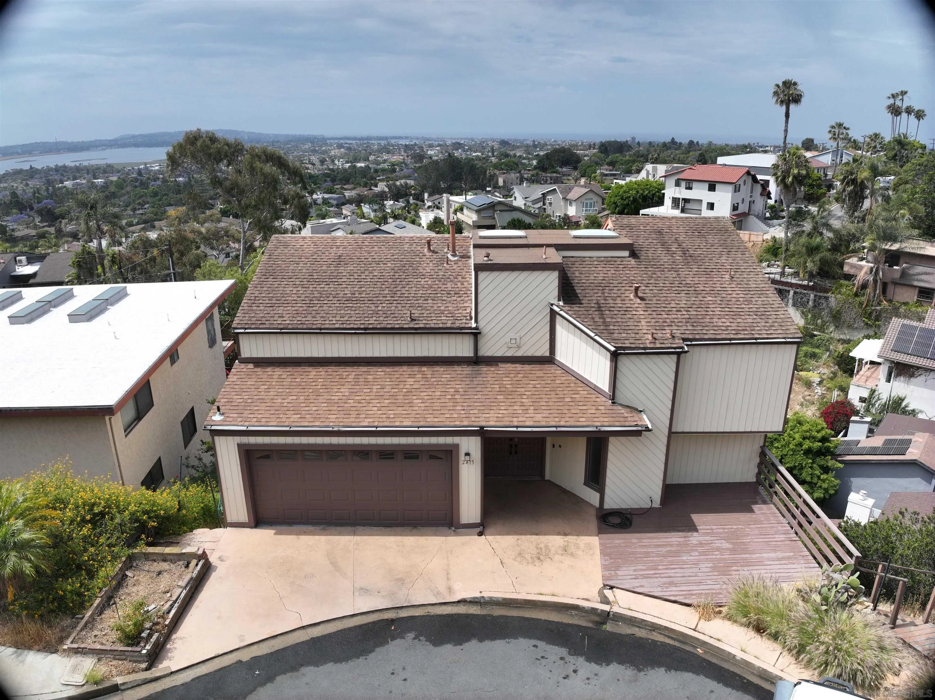 https://cdn.realtyfeed.com/cdn/127/260010492/084ff85aea6f46ea317441c39594dc69.webp