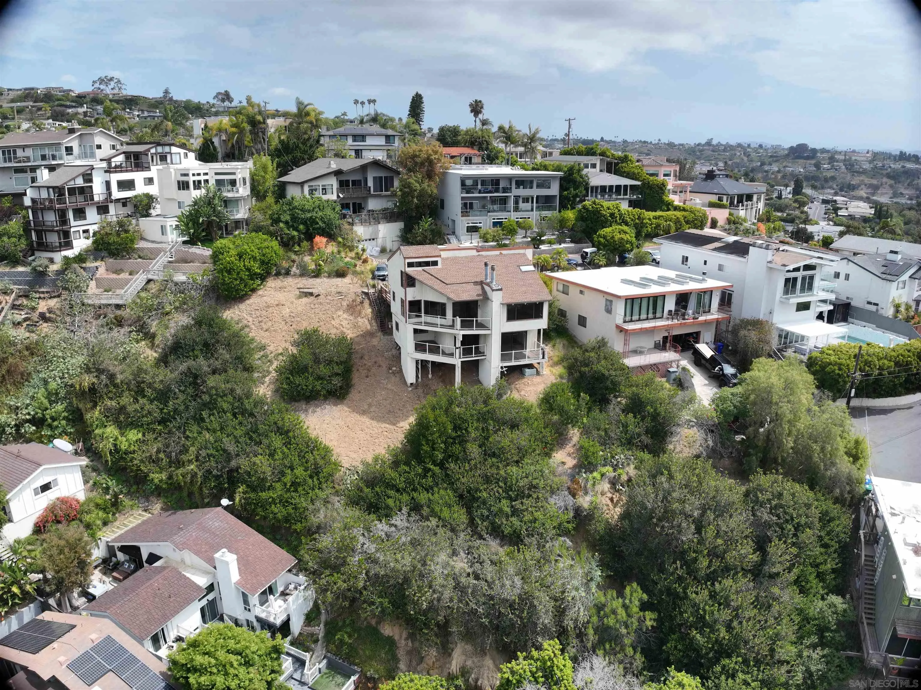 https://cdn.realtyfeed.com/cdn/127/260010492/269c282af09114e87a9ba01170082d08.webp