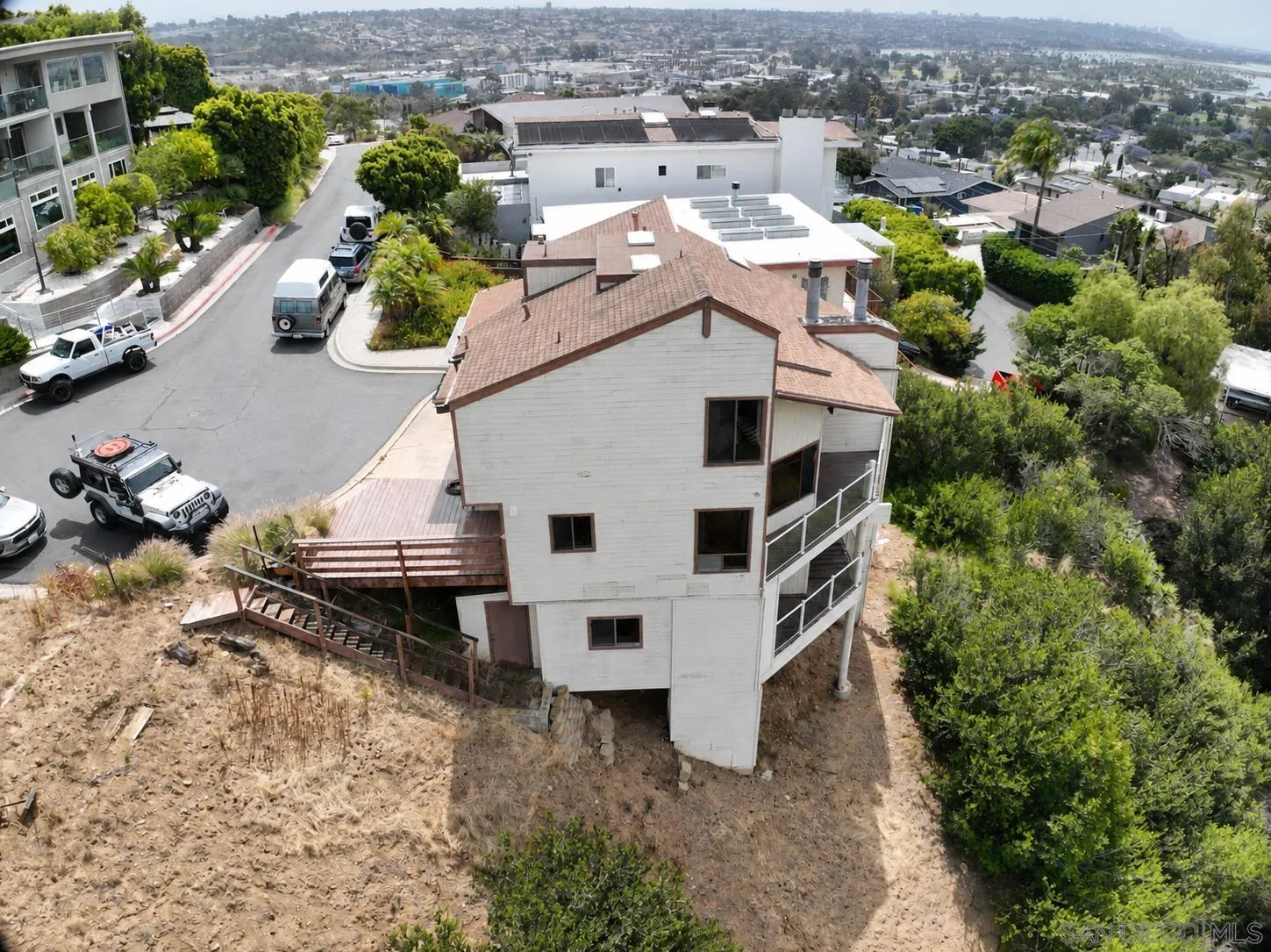 https://cdn.realtyfeed.com/cdn/127/260010492/99745bd206a462e2e44f0557ee585307.webp