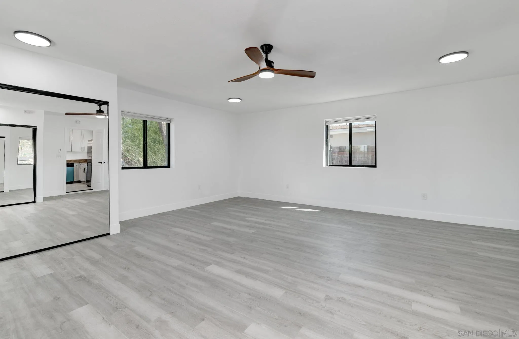 https://cdn.realtyfeed.com/cdn/127/260010493/ebc6804b50e870345004dad5f4a90a8c.webp