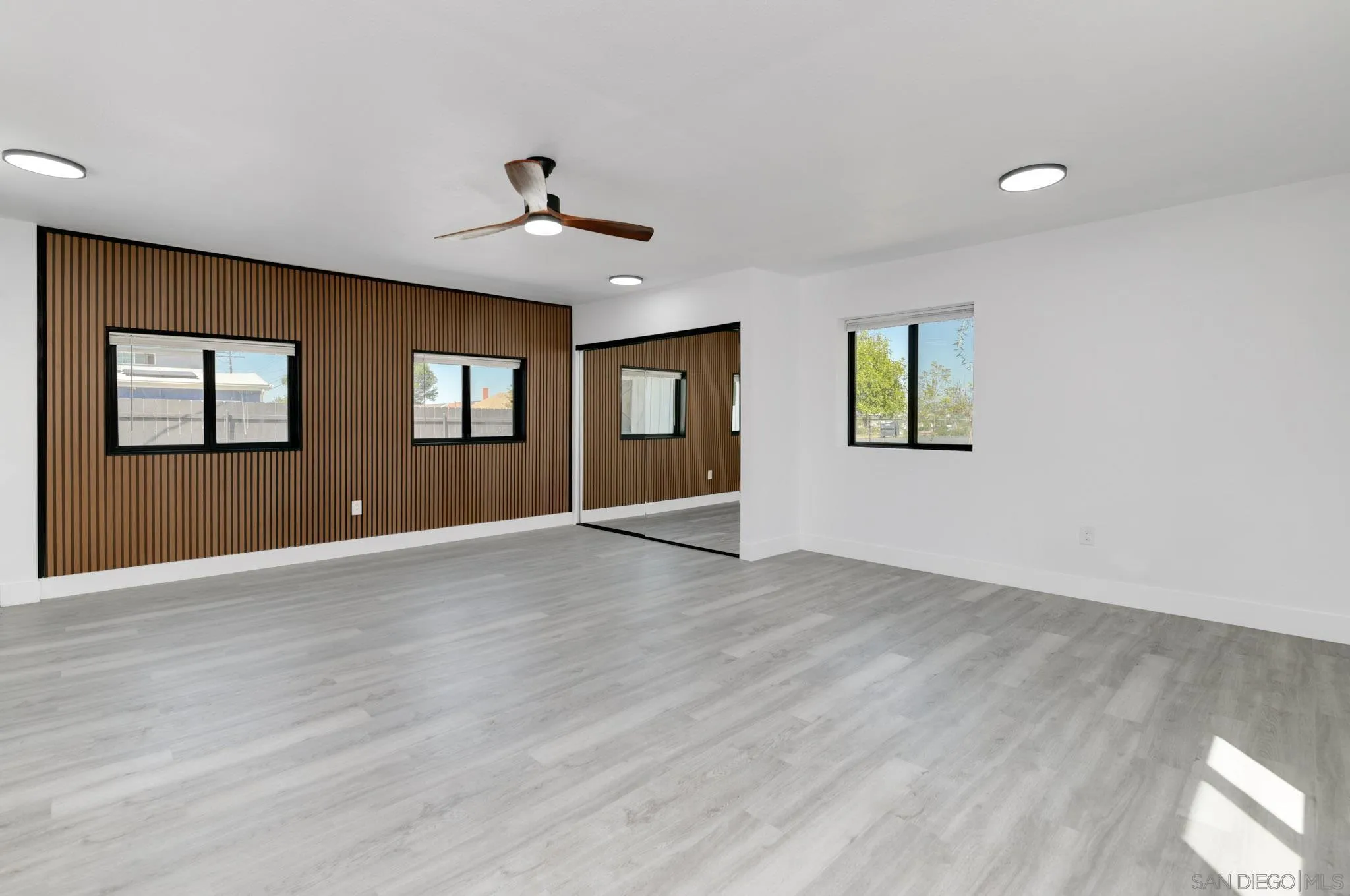 https://cdn.realtyfeed.com/cdn/127/260010493/fa4105c5fb50fa126acf6326ceae4c8a.webp