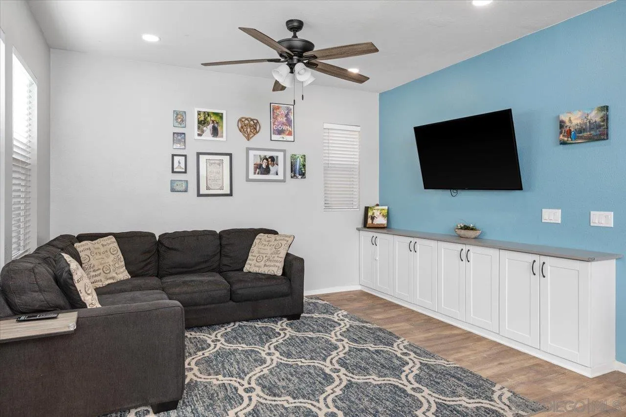 https://cdn.realtyfeed.com/cdn/127/260010494/77b38236b31db678468ed4f672d834e3.webp