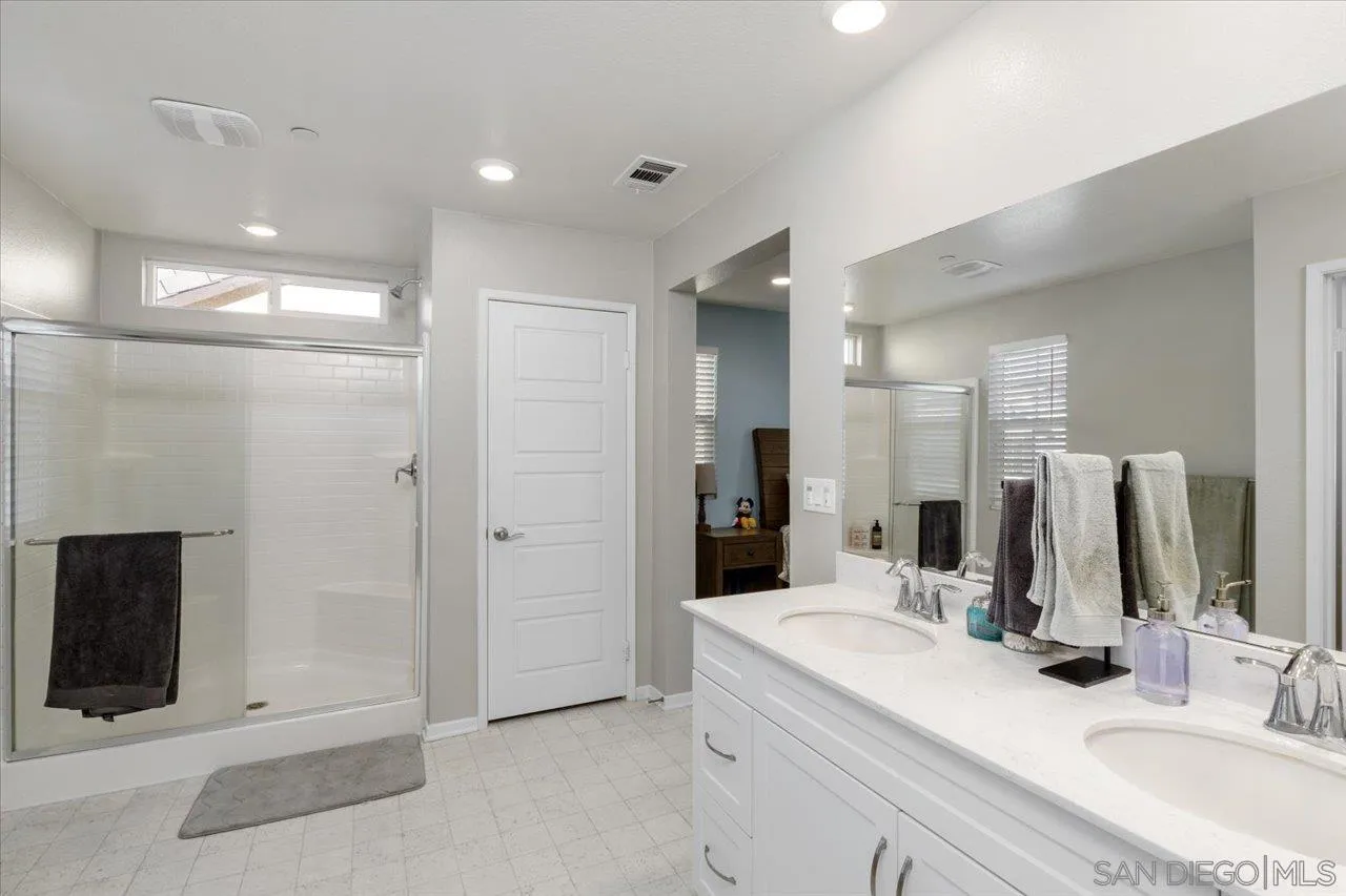 https://cdn.realtyfeed.com/cdn/127/260010494/908f5061cc8608abea03b86b9fa9069d.webp
