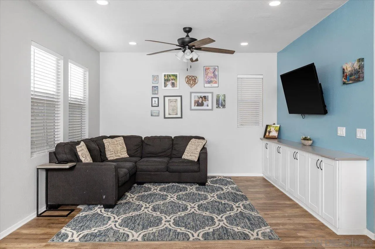 https://cdn.realtyfeed.com/cdn/127/260010494/a1c62f776d9cc144b8c7ba8a5dfc27f8.webp