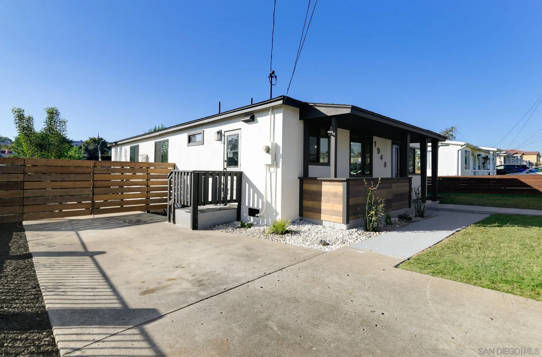 https://cdn.realtyfeed.com/cdn/127/260010495/738de0ea016a8a4d4a26c4ffffa5872f.webp