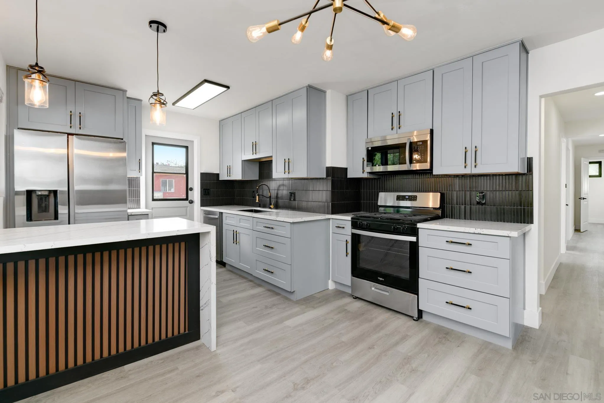 https://cdn.realtyfeed.com/cdn/127/260010495/81f713085643edf26d5cd2ce2805b48a.webp