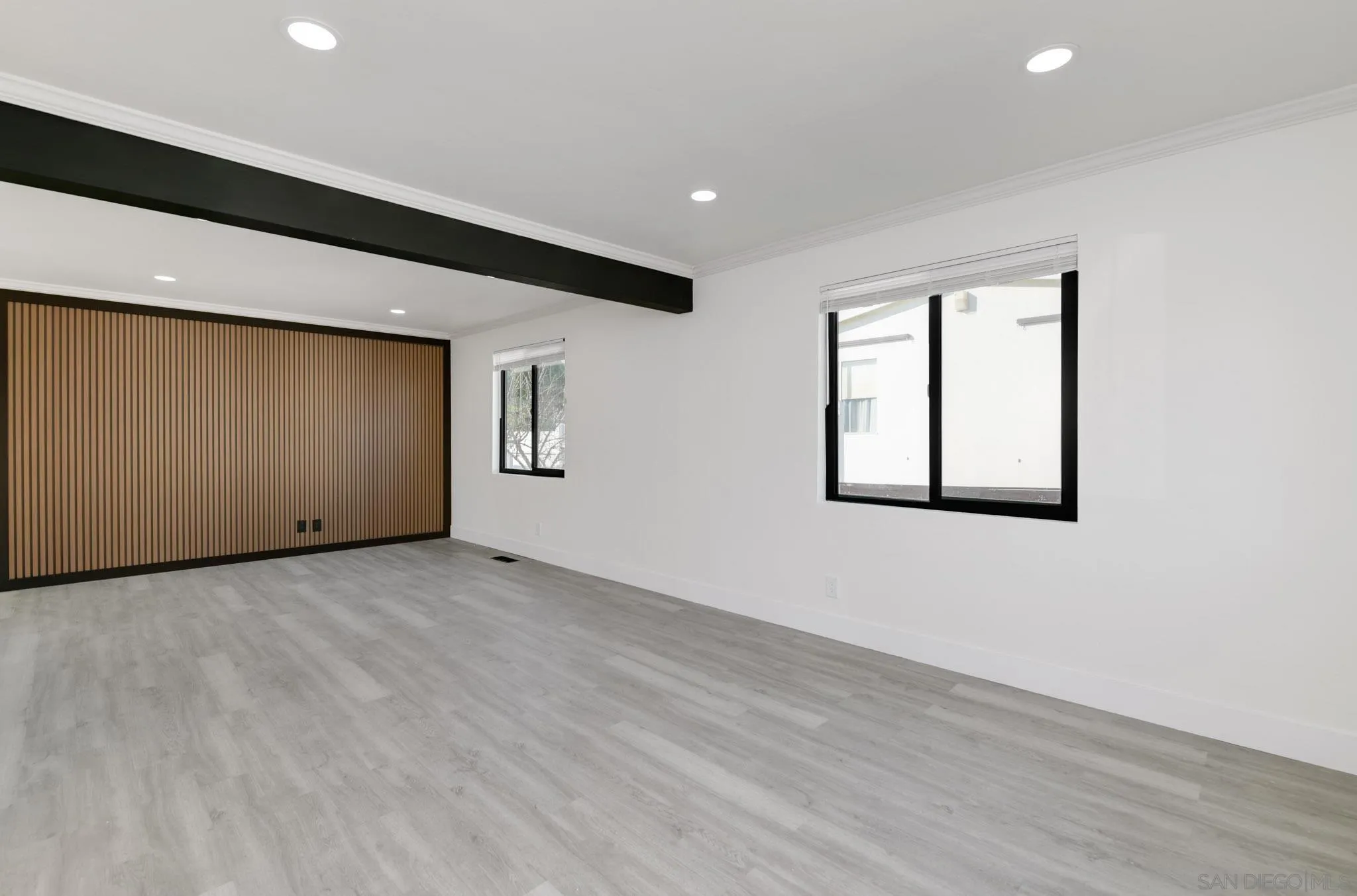 https://cdn.realtyfeed.com/cdn/127/260010495/b9879f2d416dfac78ebc721e9ef40ccf.webp