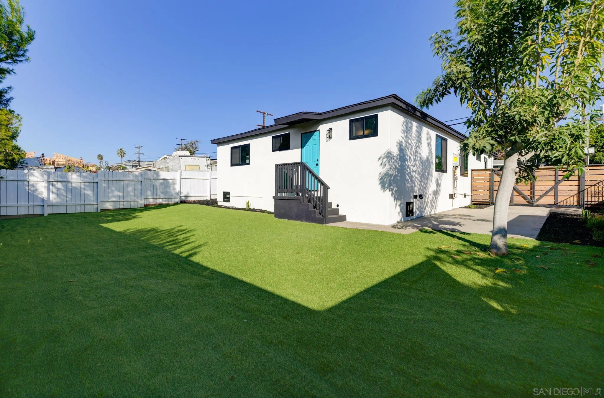 https://cdn.realtyfeed.com/cdn/127/260010495/f7091c23548eff41a766bd905189b288.webp