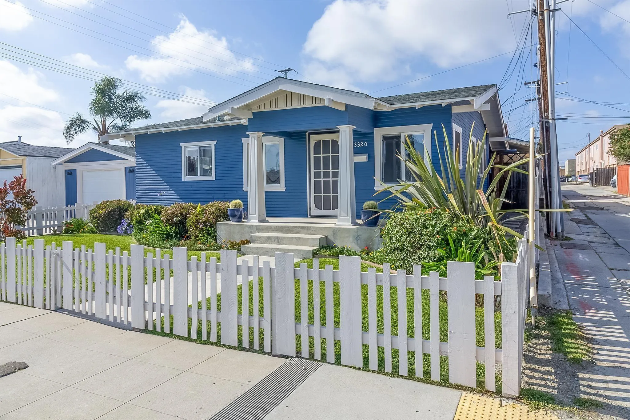 https://cdn.realtyfeed.com/cdn/127/260010497/18cfda6eedb46c40a9f5d2b35da28703.webp