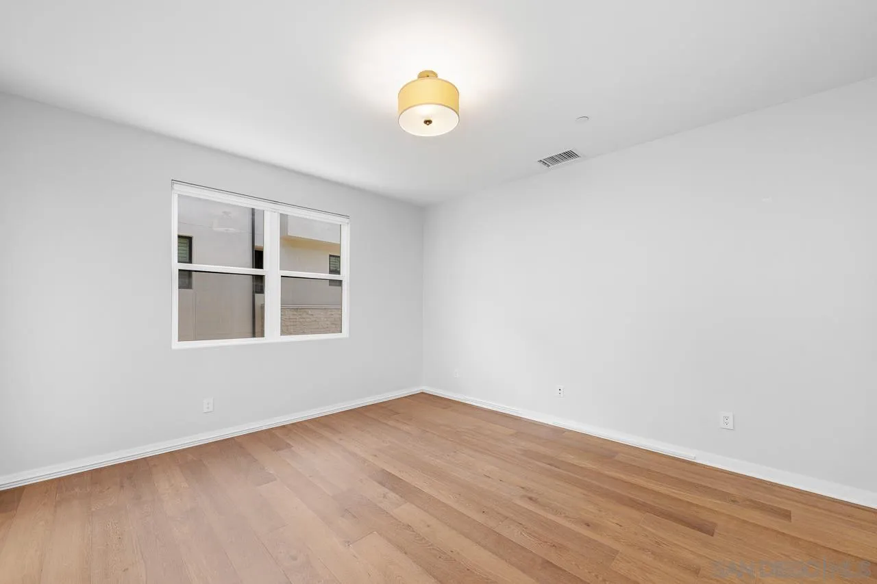 Photo #37: 260010498 Listing: Photo #37