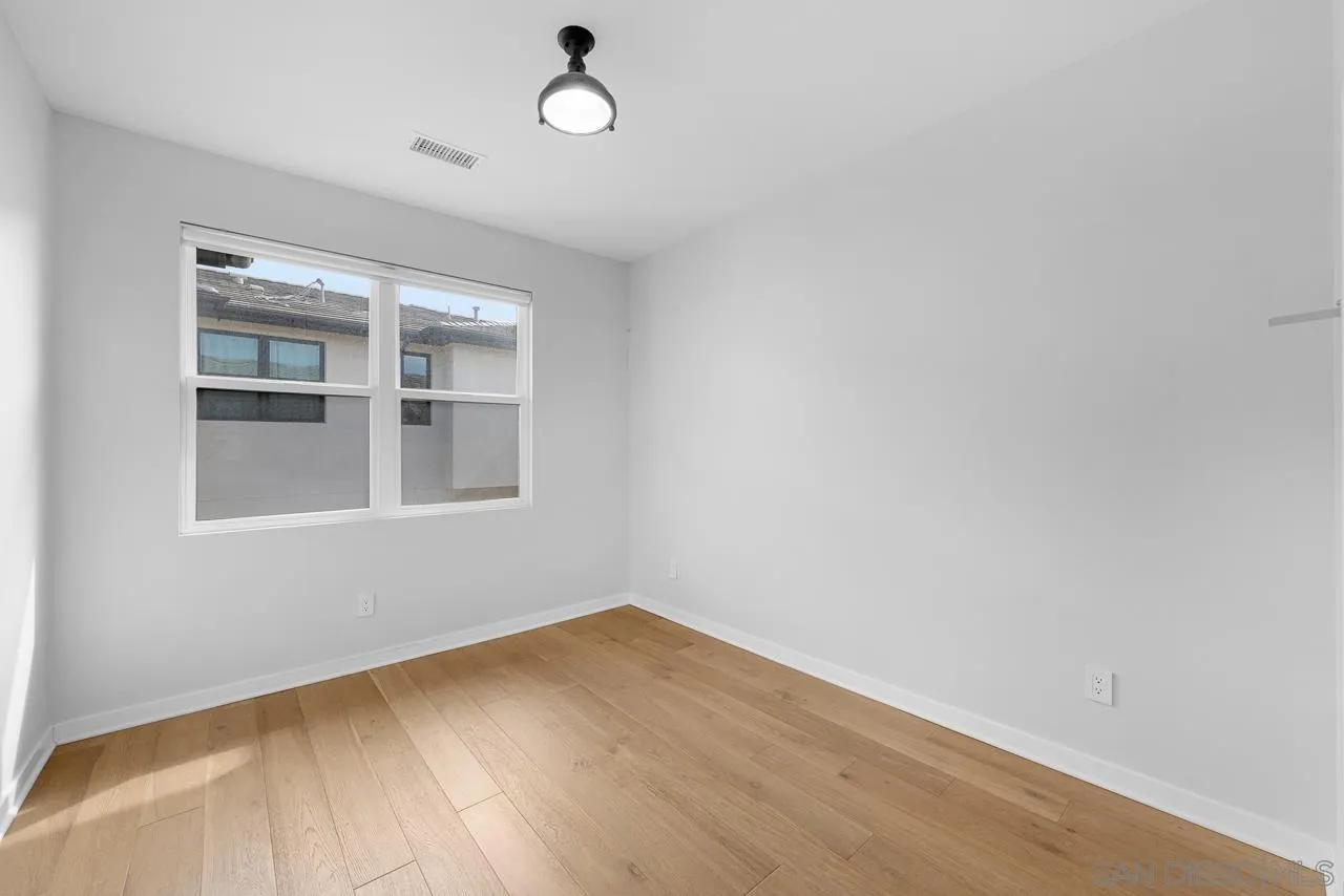 Photo #31: 260010498 Listing: Photo #31