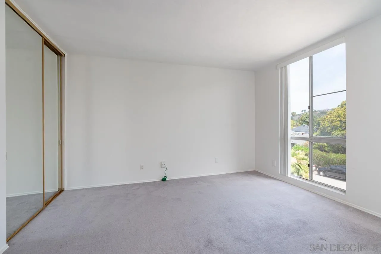 Photo #12: 260010499 Listing: Photo #12