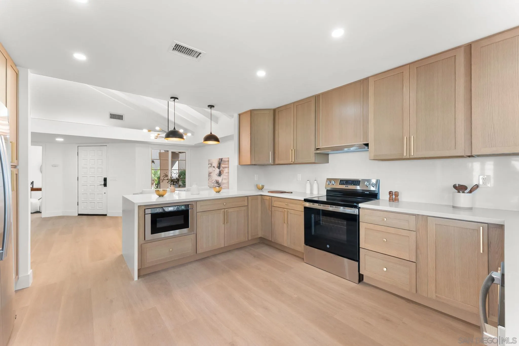 https://cdn.realtyfeed.com/cdn/127/260010500/420abd9ca64c61ab648c8ddc6b1bc21b.webp