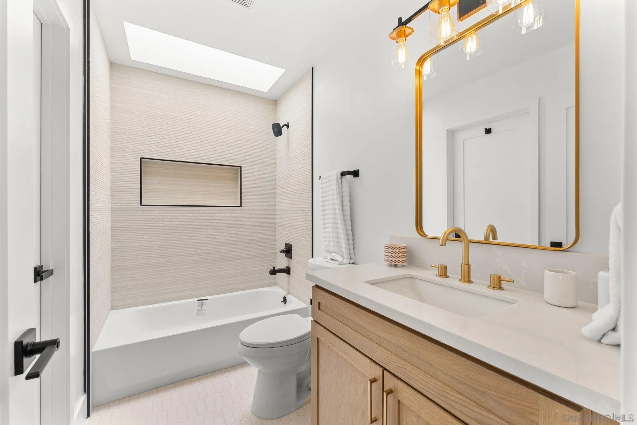 https://cdn.realtyfeed.com/cdn/127/260010500/7d2c067a2547774033ad7a5ddab7ec48.webp