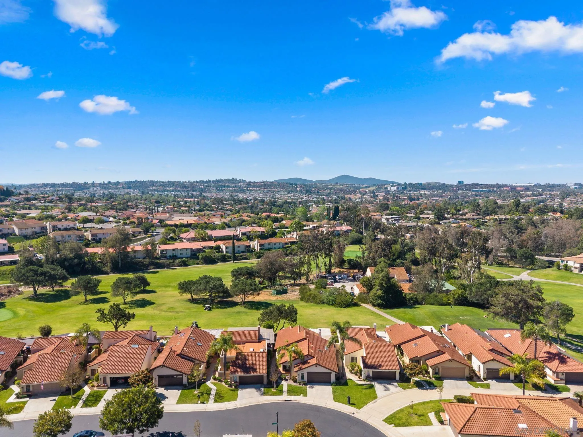 https://cdn.realtyfeed.com/cdn/127/260010500/8fb923d4f30764a1ba222625e2d21cb6.webp